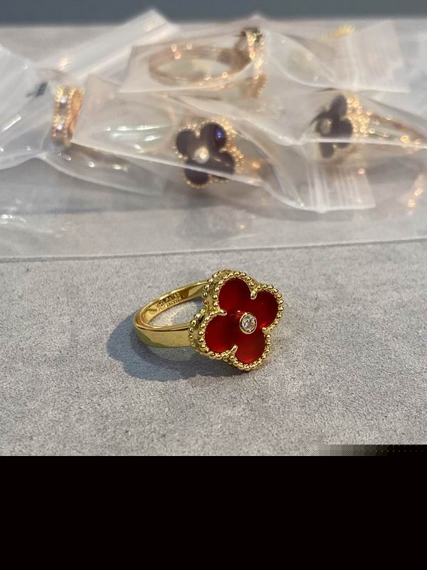 Van Cleef & Arpels ring 03lyh28